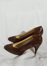 Load image into Gallery viewer, Brown Abstract Heels