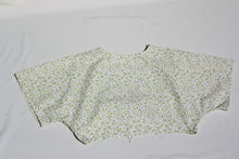 Load image into Gallery viewer, Maple Tie Top - Green Floral
