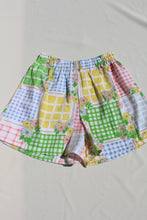 Load image into Gallery viewer, Zephyr Shorts - Floral Plaid
